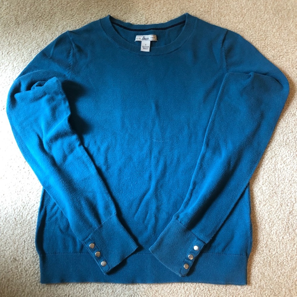 Women’s small turquoise sweater